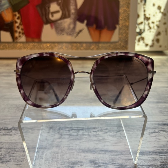 ONE DAY SALE✨

SALE❤️✨TOM FORD Joey TF760 sunglasses main image 14